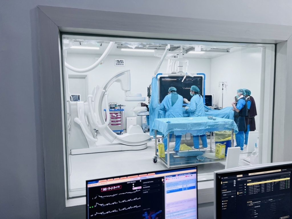 Vivolight OCT-Cornaris P80 facilita il successo di interventi coronarici complessi presso l'ospedale RSUD Al-Ihsan, Indonesia